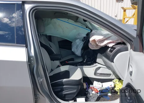 2019 Jeep Compass Latitude 4X4 from USA, damaged, VIN 3C4NJDBB5KT813395